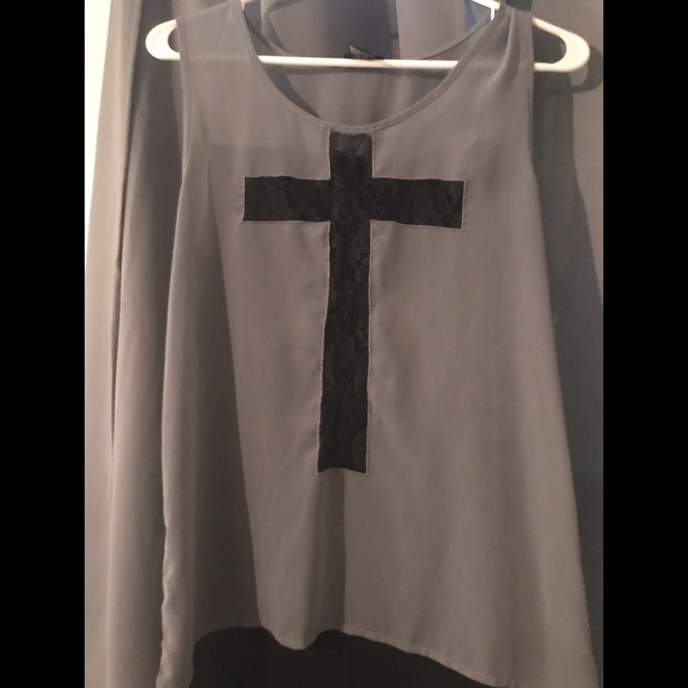 Women’s Rue 21 sleeveless tank.